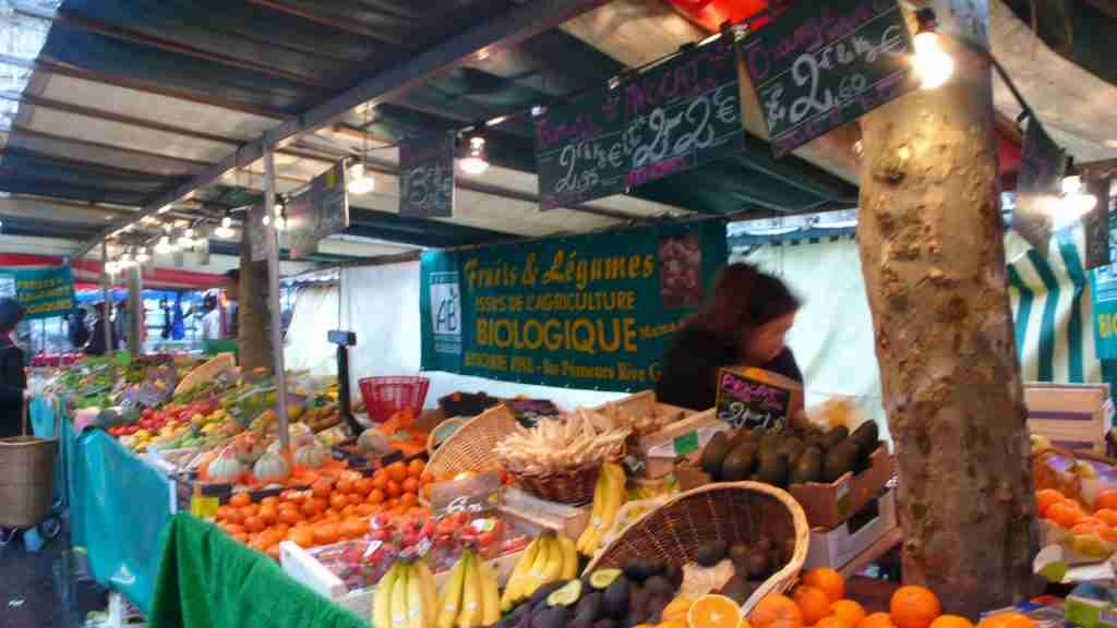 Marché Monge market in Paris by Yisris/some rights reserved under the Creative Commons license