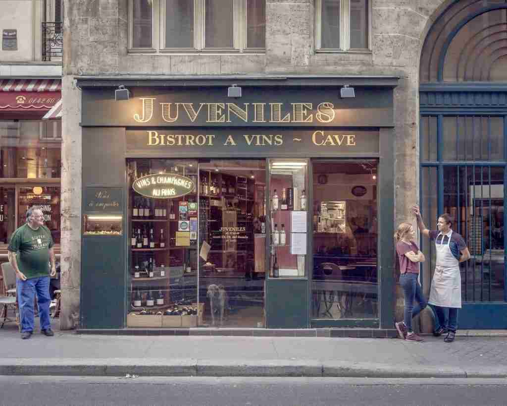 Juveniles wine bar in Paris (photo courtesy of Juveniles)