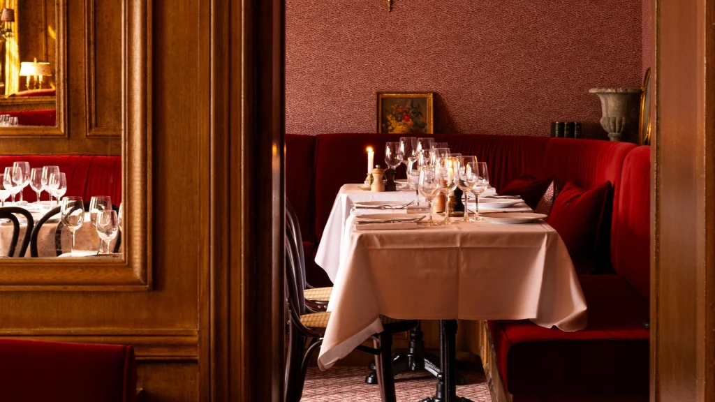 A La Petite Chaise claims to be the oldest continuously operating restaurant in Paris, founded in 1680 as an inn for the upper classes.
