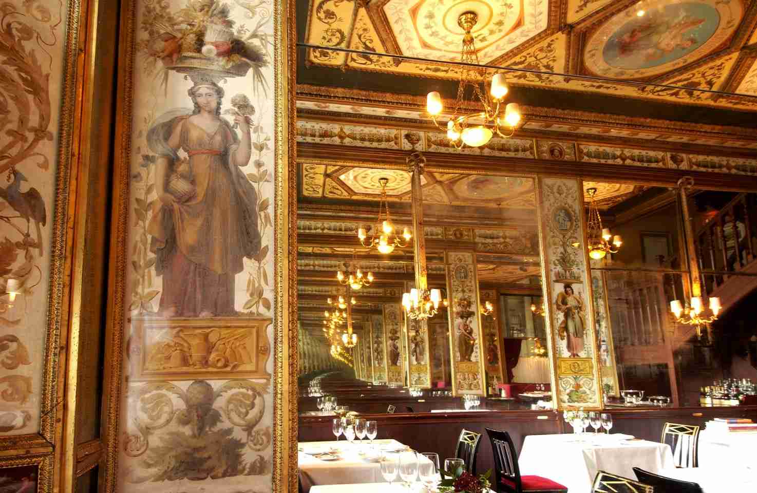 Go Back in Time at These Historic Paris Restaurants
