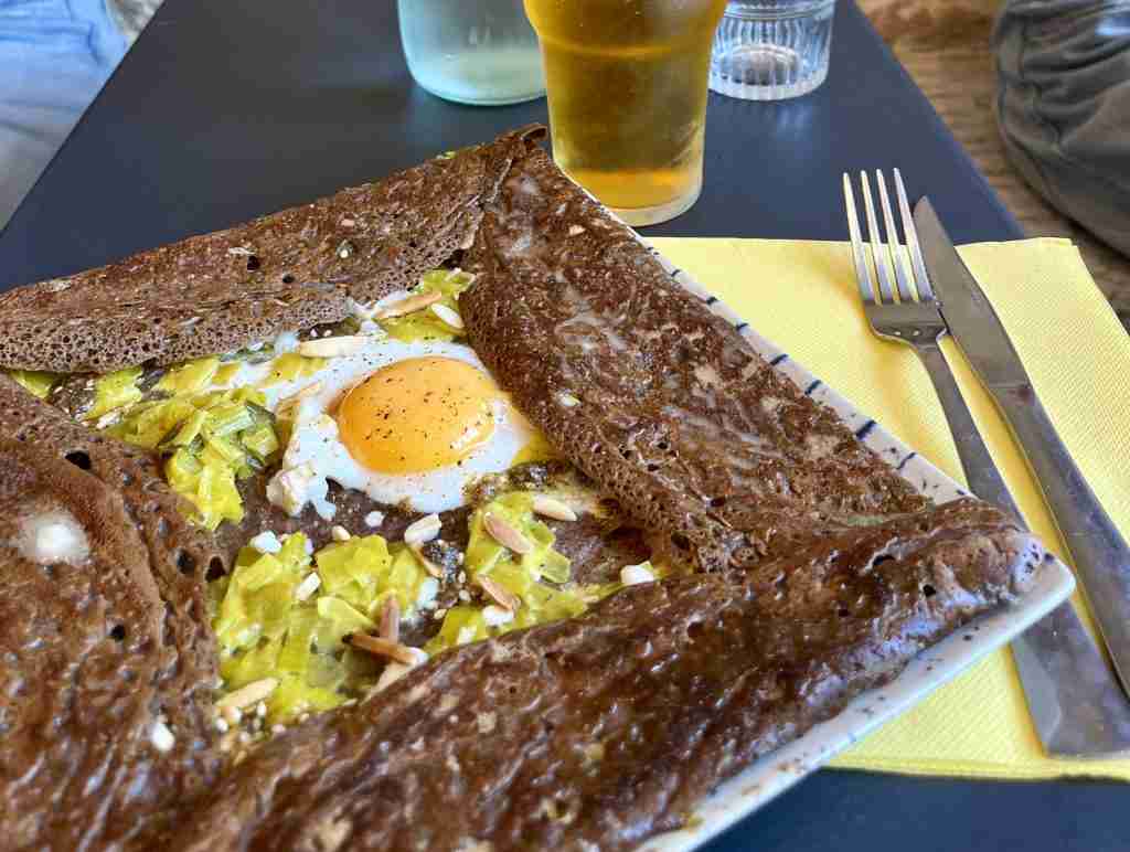 Vegetarian galette from Crêperie Le Goéland d'Aligre (photo by Rachel Naismith)