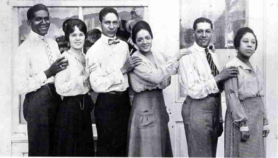 Ada (third from right) performing in a troupe in Los Angeles, around 1917. Wikimedia Commons